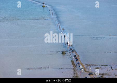 Frankreich, Vendee, Beauvoir sur Mer, die Passage du Gois, Tauchstraße zwischen der Insel Noirmoutier und dem Kontinent (Luftaufnahme) Stockfoto