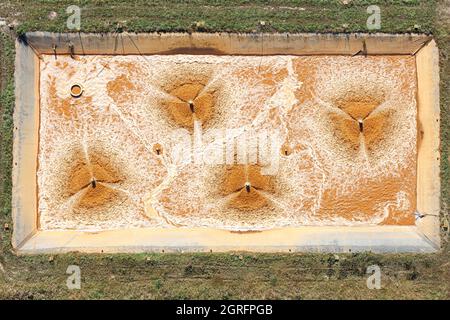 Frankreich, Vendee, Apremont, Kläranlage (Luftaufnahme) Stockfoto