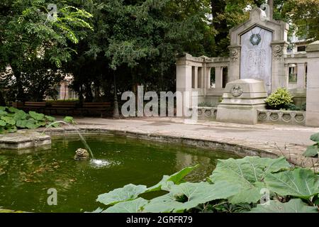 Frankreich, Bas Rhin, Straßburg, Rue de l Academie, Garten der Kunstgewerbeschule, Denkmal für die Toten, Opfer der Belagerung von Straßburg im August und September 1870 Stockfoto