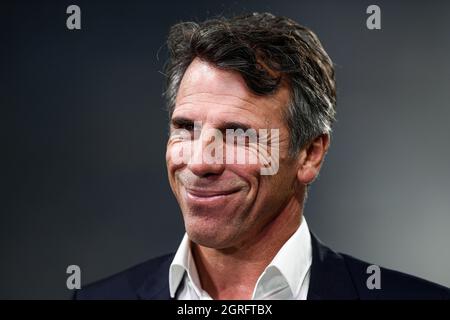 Turin, Italien. 29. September 2021. Gianfranco Zola, ehemaliger Spieler des FC Chelsea, lächelt während des Fußballspiels der UEFA Champions League zwischen Juventus FC und Chelsea FC. Kredit: Nicolò Campo/Alamy Live Nachrichten Stockfoto