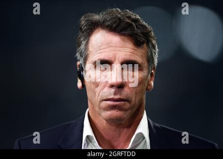 Turin, Italien. 29. September 2021. Gianfranco Zola, ehemaliger Spieler des FC Chelsea, schaut während des UEFA Champions League-Fußballspiels zwischen Juventus FC und Chelsea FC auf. Kredit: Nicolò Campo/Alamy Live Nachrichten Stockfoto