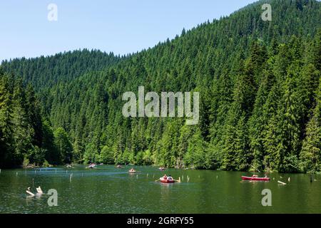 Rumänien, Siebenbürgen, Roter See, Bootsfahrt Stockfoto