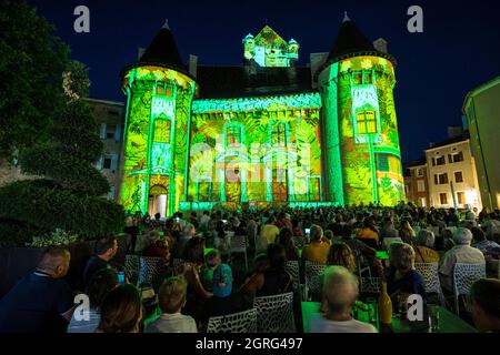 Frankreich, Ardeche, Aubenas, Chateau, Region des Lumieres produziert vom Allumeurs de Reve Stockfoto