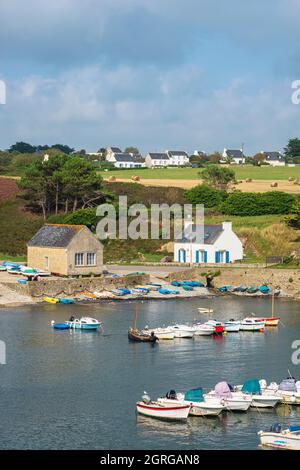 Frankreich, Finistere, Plouhinec, Bucht von Pors Poulhan, markiert die Wasserscheide zwischen Cap Sizun und Pays Bigouden Stockfoto