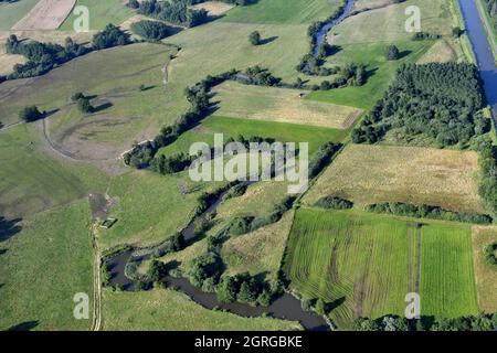 Frankreich, Territoire de Belfort, Bourbeuse, hochwassergefährdliches Tal, Sommer, Mäander, Wiesen Stockfoto