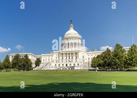 WASHINGTON DC, USA - 1. OKTOBER: Weniger als 24 Stunden vor der Schließung einer potenziellen Regierung der Kongress debattiert immer noch darüber, wie die Regierung offen gehalten werden kann. Stockfoto