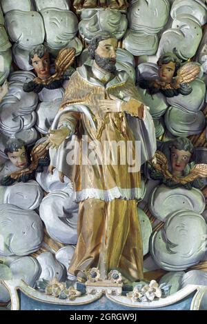 Johannes von Nepomuk, Statue auf dem Altar des heiligen Johannes von Nepomuk in der Kirche unserer Lieben Frau vom Schnee in Volavje, Kroatien Stockfoto
