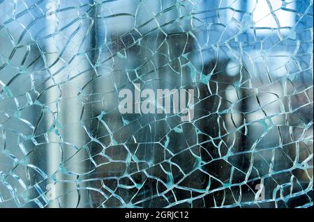 Zerbrochenes Glas, zerbrochen, zerbrochen, unsicher, gebrochen, Glas, Sicherheit, Fenster Stockfoto