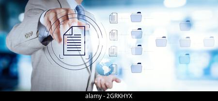 Businessman Work Document Management System (DMS),Virtuelle Online-Dokumentationsdatenbank und Prozessautomatisierung zur effizienten Verwaltung von Dateien, Stockfoto