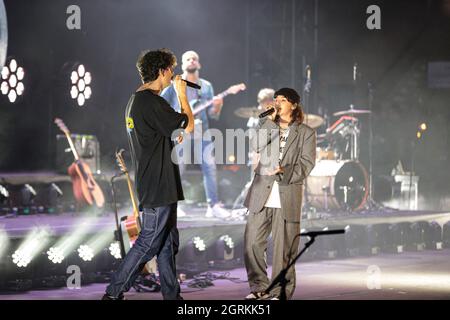 (9/27/2021) Arianna Del Ghiaccio alias Ariete, italienische Singer-Songwriterin bei einem Konzert in der Cavea des Auditorium Parco della Musica in Rom. Die sehr junge Musikerin, gerade zwanzig Jahre alt, war die Sängerin des Werbespot Cornetto Algida 2021 und bekannt für ihre Teilnahme an „X Factor“, die ihre Karriere als Popmusikerin, Singer-Songwriter, gefolgt von ihren ganz jungen Fans, markierte. Ein weiterer junger Musiker Tenth Sky eröffnet das Konzert. (Foto von Daniela Franceschelli/Pacific Press/Sipa USA) Stockfoto