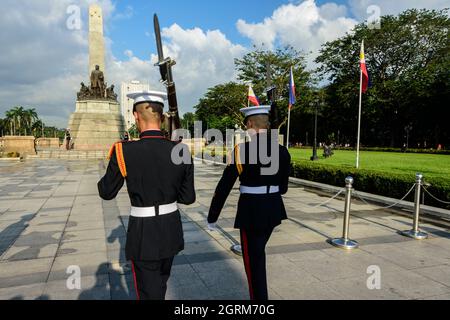 Wachwechsel am Rizal-Denkmal in Luneta, Manila, Philippinen Stockfoto