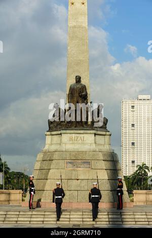 Wachwechsel am Rizal-Denkmal in Luneta, Manila, Philippinen Stockfoto