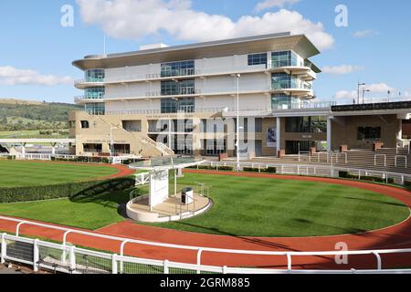 Cheltenham Pferderennbahn The Princess Royal Stand und Winners Enclosure Bild von Antony Thompson - Thousand Word Media, KEINE VERKÄUFE, KEINE SYNDIZIERUNG. Kontra Stockfoto