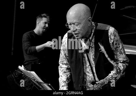 Will Barry, Art Themes - Art Themes und Alex Clarke Quintet - Soundcheck Herts Jazz Club - The Maltings Theatre - St Albans - Hertfordshire Stockfoto