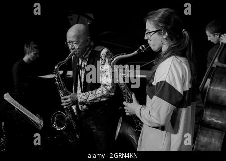 Will Barry, Art Themes, Alex Clarke, James Owston - Art Themes und Alex Clarke Quintet - Soundcheck Herts Jazz Club - The Maltings Theatre Stockfoto