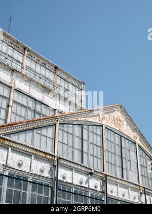 Die stillstehenden Great Yarmouth Winter Gardens sind ein denkmalgeschütztes viktorianisches Gebäude der Klasse II* in Great Yarmouth, Norfolk England Stockfoto