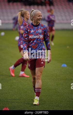 Köln, Deutschland. Oktober 2021. Lea Schüller ( 11 Bayern ) beim Flyeralarm Frauenbundesliga Spiel zwischen 1. FC Köln und FC Bayern München im Franz- Kremer- Stadion in Köln. Kredit: SPP Sport Pressefoto. /Alamy Live News Stockfoto