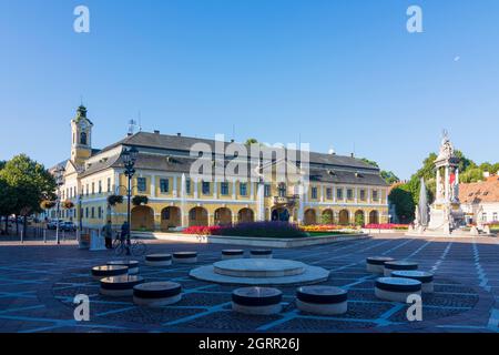 Esztergom (Gran): Rathaus, Szechenyi-Platz in , Komarom-Esztergom, Ungarn Stockfoto