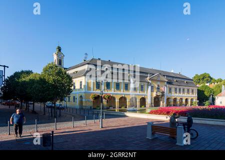 Esztergom (Gran): Rathaus, Szechenyi-Platz in , Komarom-Esztergom, Ungarn Stockfoto