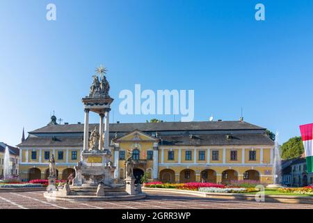 Esztergom (Gran): Rathaus, Szechenyi-Platz in , Komarom-Esztergom, Ungarn Stockfoto