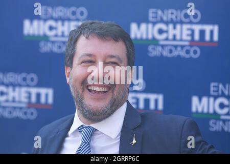 Rom, Italien. Oktober 2021. Matteo Salvini während einer Pressekonferenz im römischen Stadtteil Spinaceto zur Schließung des Mitte-Rechts-Wahlkampfs (Foto: Matteo Nardone/Pacific Press) Quelle: Pacific Press Media Production Corp./Alamy Live News Stockfoto