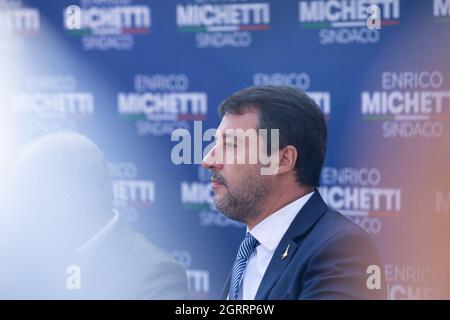 Rom, Italien. Oktober 2021. Matteo Salvini während einer Pressekonferenz im römischen Stadtteil Spinaceto zur Schließung des Mitte-Rechts-Wahlkampfs (Foto: Matteo Nardone/Pacific Press) Quelle: Pacific Press Media Production Corp./Alamy Live News Stockfoto