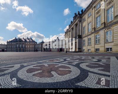 Die Gebäude rund um Amalienborg und Friedrichskirche mit der größten Kuppel Skandinaviens Stockfoto