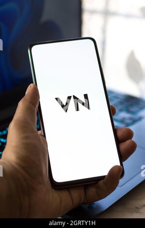 West Bangal, Indien - 28. September 2021 : VN-Logo auf Telefonbildschirm Stock Bild. Stockfoto