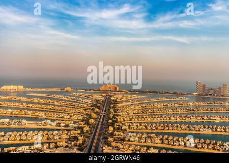 Dubai, VAE – 09.24.2021 Hotels in den Ländern von man Made Island, Palm Jumeirah, Atlantis und Royal Atlantis. Stockfoto