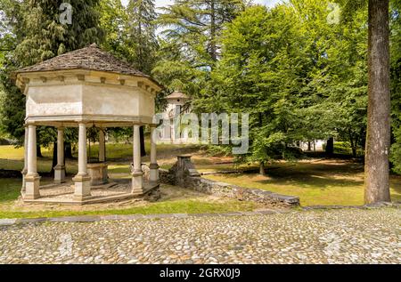 Der Park des Heiligen Berges von Orta mit Kapellen, Orta San Giulio, Novara, Piemont, Italien Stockfoto