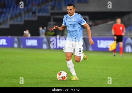 Rom, Italien. September 2021. Pedro von SS Lazio während des UEFA Europa League-Spiels zwischen Lazio und Lokomotiv Moskva im Stadio Olimpico, Rom, Italien am 30. September 2021. Foto von Antonio Fraioli Kredit: Unabhängige Fotoagentur/Alamy Live Nachrichten Stockfoto