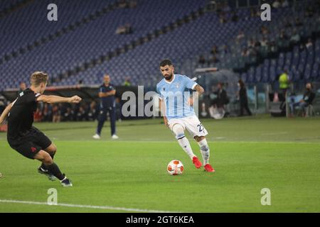 Rom, Italien. September 2021. Im Stadio Olimpico besiegte Lazio Lokomotiv Moskau für das zweite Spiel der UEFA Europa League in diesem Bild Elseid Hysaj (Foto von Paolo Pizzi/Pacific Press) Quelle: Pacific Press Media Production Corp./Alamy Live News Stockfoto