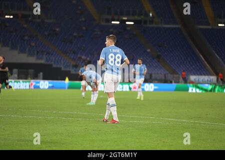 Rom, Italien. September 2021. Im Stadio Olimpico besiegte Lazio Lokomotiv Moskau für das zweite Spiel der UEFA Europa League in diesem Bild Toma Basic (Foto von Paolo Pizzi/Pacific Press) Quelle: Pacific Press Media Production Corp./Alamy Live News Stockfoto