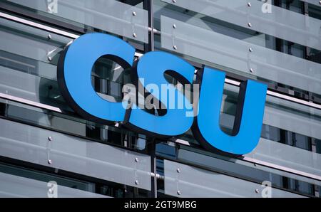 München, Deutschland. Oktober 2021. Das Logo der CSU ist in der CSU-Parteizentrale zu sehen. Quelle: Sven Hoppe/dpa/Alamy Live News Stockfoto