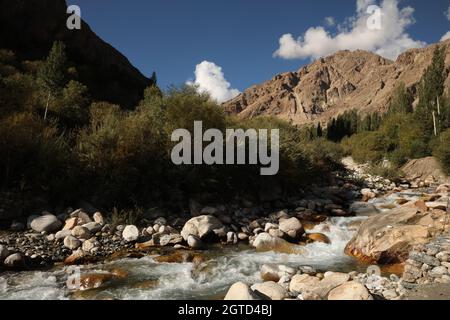 Landschaftsaufnahmen aus dem Turtuk-Dorf in der Region Ladakh in Indien. Stockfoto