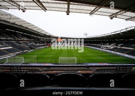 Allgemeine Innenansicht des MKM-Stadions, Heimstadion von Hull City. Stockfoto