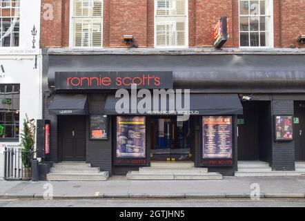 Ronnie Scott's Jazz Club, Außenansicht tagsüber, Soho, London, Großbritannien. Stockfoto