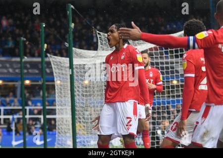 NOTTINGHAM, GROSSBRITANNIEN. 2. OKTOBER Djed Spence aus Nottingham Forest feiert am Samstag, den 2. Oktober 2021, nach einem Tor, das beim Sky Bet Championship-Spiel zwischen Birmingham City und Nottingham Forest in St Andrews, Birmingham, 0-3 Punkte erreicht hat. (Kredit: Jon Hobley | MI News) Kredit: MI Nachrichten & Sport /Alamy Live News Stockfoto