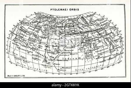 Diese Karte zeigt die Welt nach Ptolemäus. Die Skala beträgt 1 bis 140,000,000. Ptolemäus, ein alexandrinischer Astronom, lebte um 150 n. Chr. seine Karte bestand hauptsächlich aus Listen von Orten, die auf den Karten, die im Umlauf waren, zu der Zeit, und dass er seine Behörden. Er fügte Breiten und Längen hinzu Stockfoto