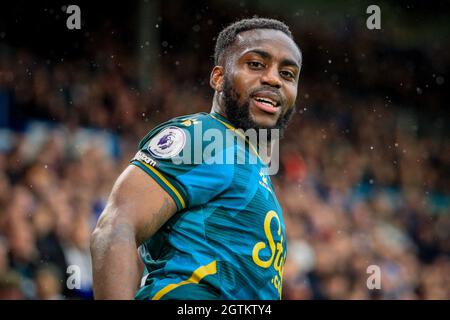 Leeds, Großbritannien. Oktober 2021. Danny Rose #3 von Watford während des Spiels in Leeds, Großbritannien am 10/2/2021. (Foto von James Heaton/News Images/Sipa USA) Quelle: SIPA USA/Alamy Live News Stockfoto