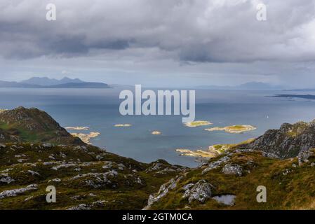 Die kleinen Inseln aus Eilean Shona, Moidart, Schottland Stockfoto