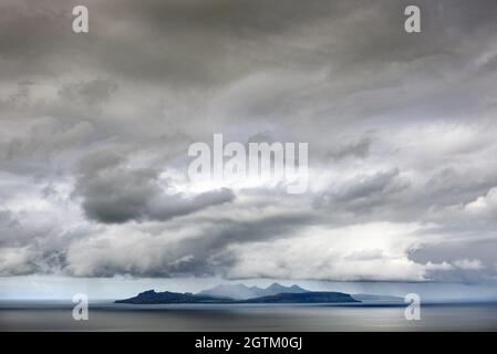 Die kleinen Inseln von der Insel Shona im Loch Moidart Schottland Stockfoto