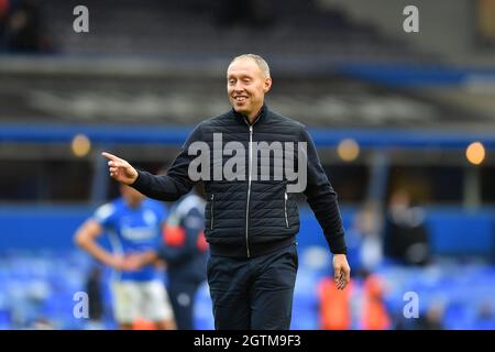 NOTTINGHAM, GROSSBRITANNIEN. 2. OKTOBER Steve Cooper, Cheftrainer von Nottingham Forest, feiert den Sieg beim Sky Bet Championship-Spiel zwischen Birmingham City und Nottingham Forest am Samstag, den 2. Oktober 2021 in St. Andrews, Birmingham. (Kredit: Jon Hobley | MI News) Kredit: MI Nachrichten & Sport /Alamy Live News Stockfoto