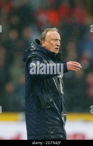 Hull, Großbritannien. Oktober 2021. Neil Warnock Manager von Middlesbrough in Hull, Großbritannien am 10/2/2021. (Foto von Ben Early/News Images/Sipa USA) Quelle: SIPA USA/Alamy Live News Stockfoto