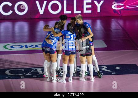 Modena, Italien. Oktober 2021. Start sechs Igor Gorgonzola Novara während Imoco Volley Conegliano gegen Igor Gorgonzola Novara, Italienische Supercup-Frauen in Modena, Italien, Oktober 02 2021 Quelle: Independent Photo Agency/Alamy Live News Stockfoto