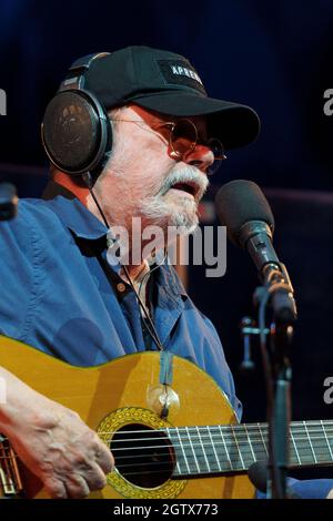 Madrid, Spanien. Oktober 2021. Der kubanische Singer-Songwriter Silvio Rodríguez tritt auf einer neuen Tournee auf, auf der er sein Album 'para la Espera' vorstellte. Kredit: SOPA Images Limited/Alamy Live Nachrichten Stockfoto