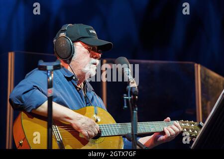 Madrid, Spanien. Oktober 2021. Der kubanische Singer-Songwriter Silvio Rodríguez tritt auf einer neuen Tournee auf, auf der er sein Album 'para la Espera' vorstellte. Kredit: SOPA Images Limited/Alamy Live Nachrichten Stockfoto