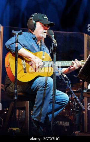 Madrid, Spanien. Oktober 2021. Der kubanische Singer-Songwriter Silvio Rodríguez tritt auf einer neuen Tournee auf, auf der er sein Album 'para la Espera' vorstellte. Kredit: SOPA Images Limited/Alamy Live Nachrichten Stockfoto