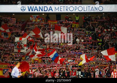 Träger des La Liga-Spiels zwischen Atletico de Madrid und dem FC Barcelona im Wanda Metropolitano Stadium in Madrid, Spanien. Stockfoto