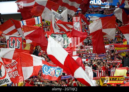 Suporter während des La Liga-Spiels zwischen Atletico de Madrid und dem FC Barcelona im Wanda Metropolitano Stadium in Madrid, Spanien. Stockfoto